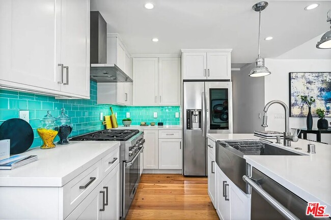 Building Photo - 2751 Midvale Ave