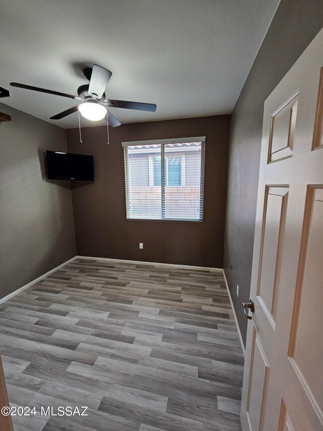 Building Photo - 6652 W Fishermans Dr