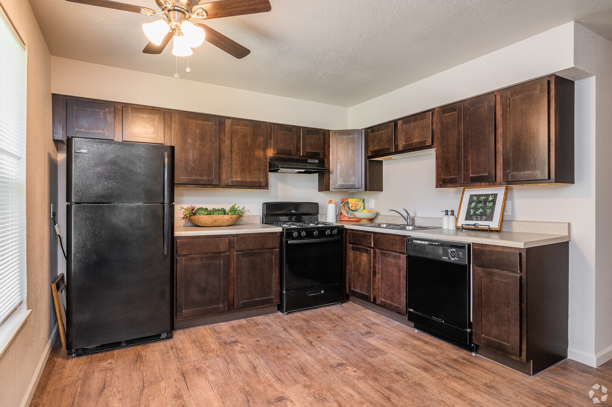 Open Kitchen Floorplan - Park North St. Louis