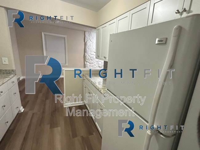 Building Photo - 1430 Amberly Dr