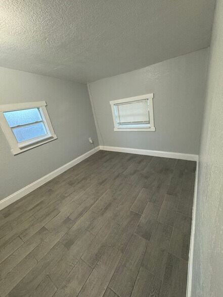 Building Photo - 9402 N 16th St