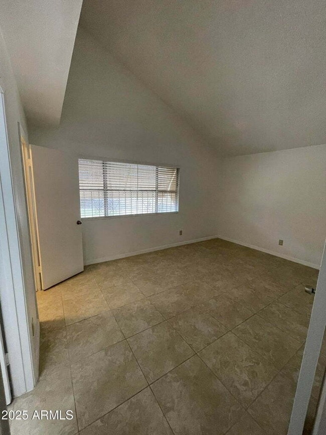 Building Photo - SPECIALS for IMMEDIATE MOVE IN! This is too good to pass up!