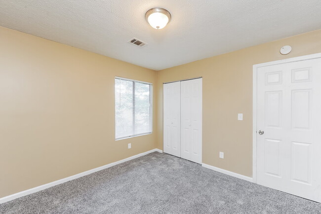 Building Photo - 3835 Scarsborough Dr SW