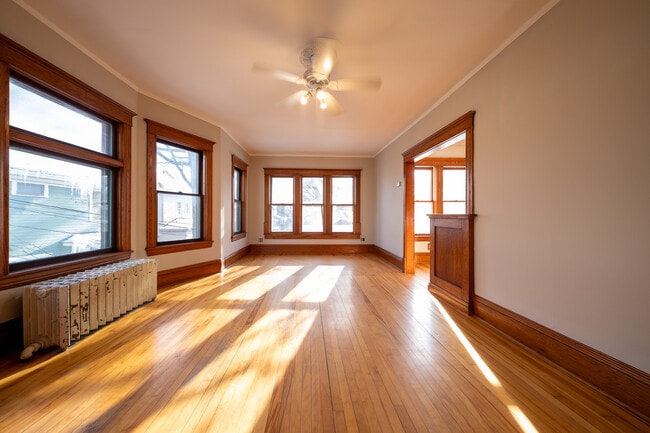 Building Photo - 507 W 33rd St