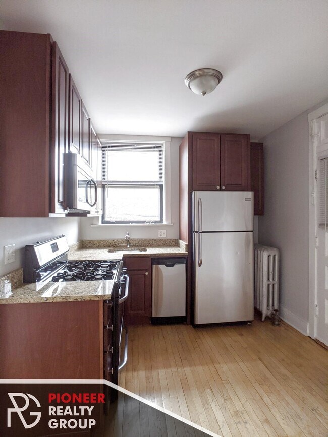 2108 W Ainslie St 2108 W Ainslie St Chicago IL 60625 Apartment Finder