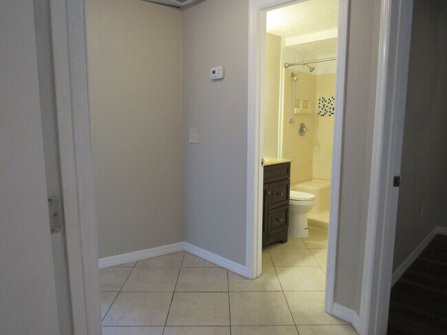 Building Photo - 3 BEDROOM 1 BATH HOME - NEW PORT RICHEY FL