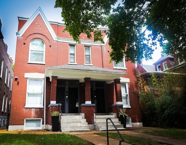 21252127 Russell Blvd 212521272127 Russell Blvd St. Louis MO 63104