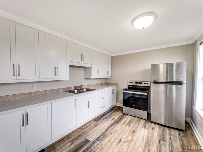 Building Photo - 9611 Brewerton Rd