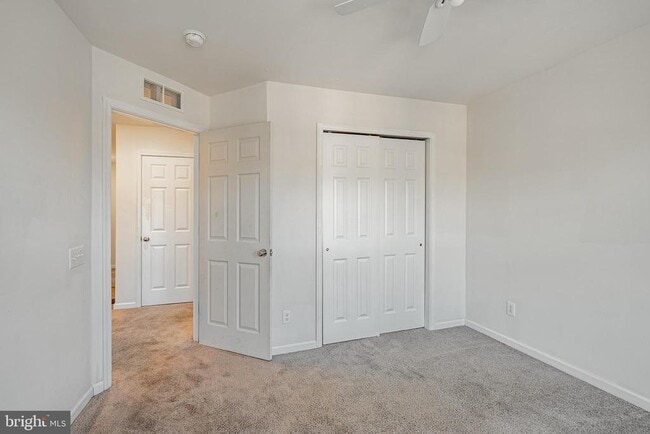 Building Photo - 33 Addison Ln