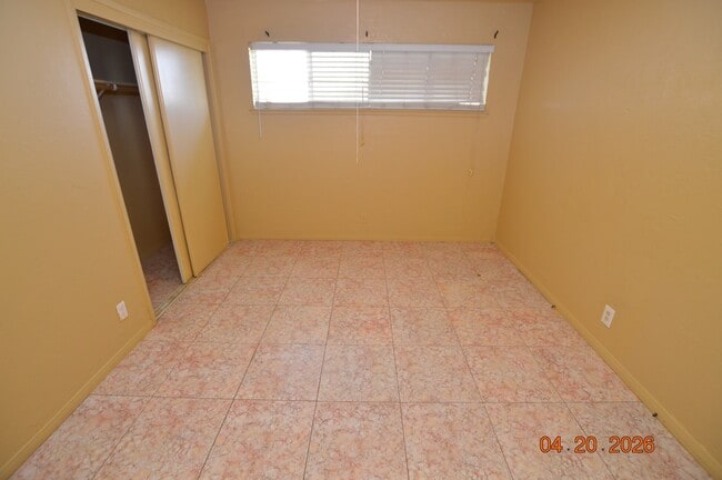 Building Photo - 325 Pershing Dr