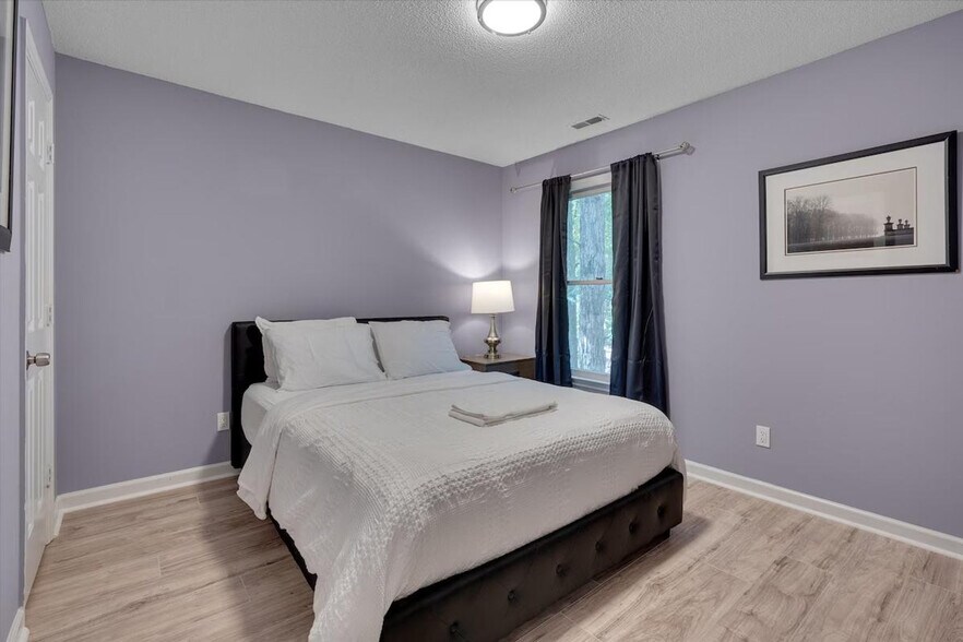 Building Photo - 4423 American Dr