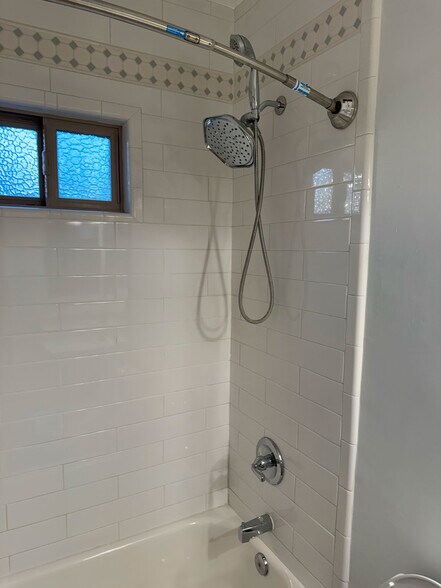 Building Photo - 4125 W Toluca Lake Ave