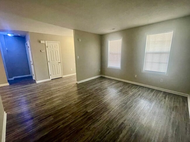 Building Photo - Charming ranch-style 2 Bedroom 1 Bath home in Pineville offering comfortable single-level living.