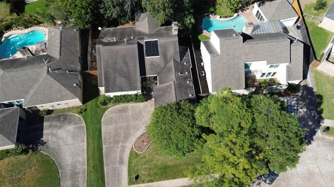 Building Photo - 11314 Piping Rock Dr