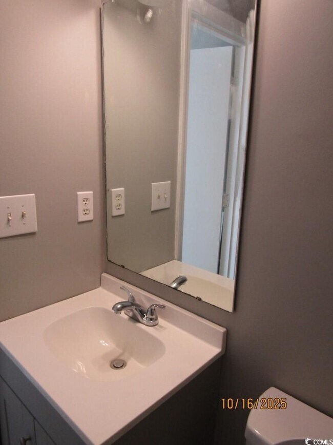 Building Photo - 1703 Fawn Vista Dr N