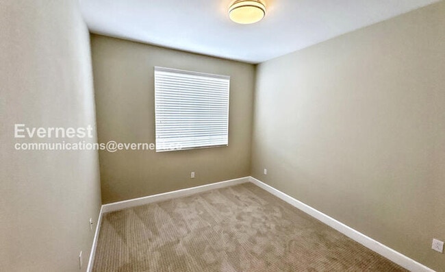 Building Photo - 428 Whistler Pl