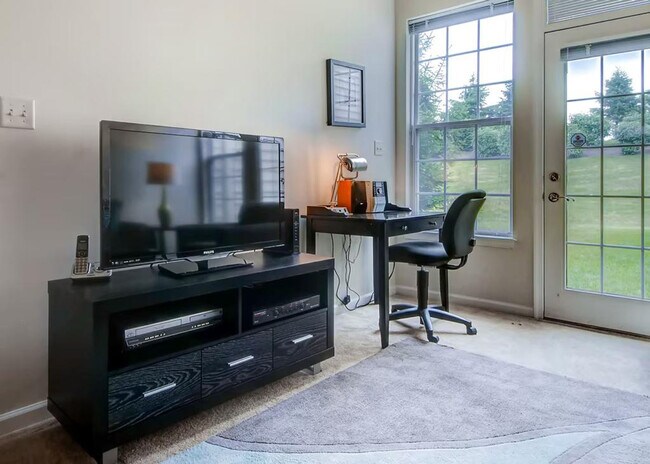 Building Photo - 3204 Ravens Crest Dr