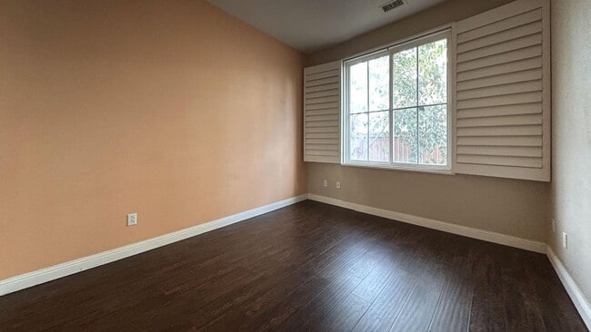 Building Photo - 1515 Shooting Star Dr