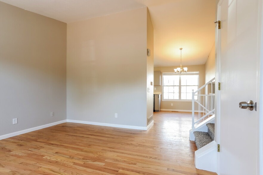 Building Photo - 16393 Goldenrod Way