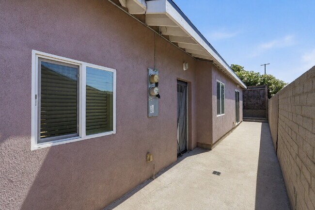 Building Photo - BRAND-NEW 2026 ADU | 1 BED | 1 BATH | 600+ SQ FT | APPLIANCES INCLUDED