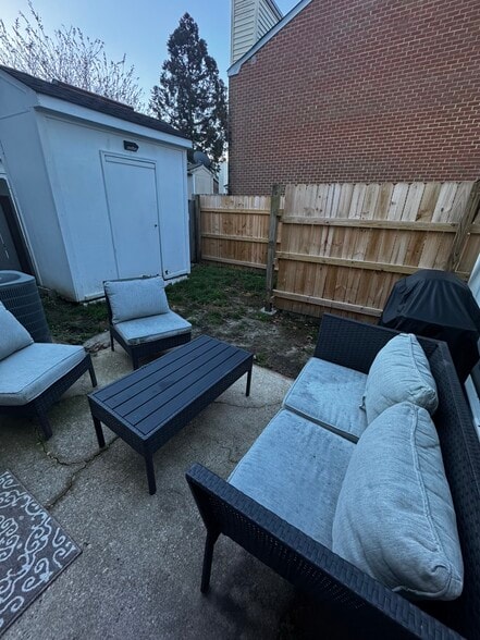 Building Photo - 2513 Reagan Ave