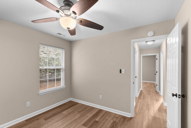 Building Photo - Great Location in the Heart of Madison!