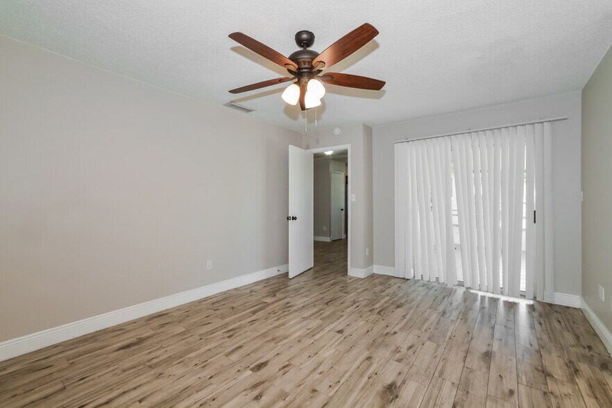 Building Photo - 1301 Baranova Rd