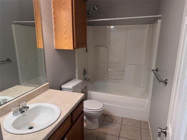 Building Photo - 2525 W Oklahoma Ave