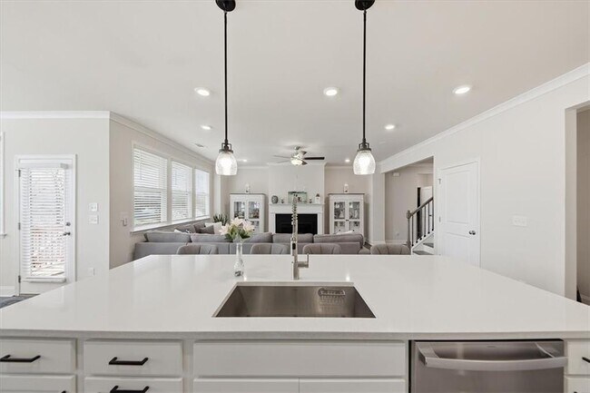 Building Photo - 3939 Alderstone Dr