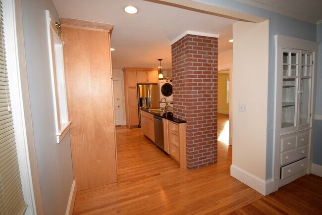 Building Photo - 39 S Normandy Ave