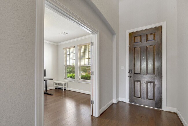 Building Photo - 5813 Viejo Dr