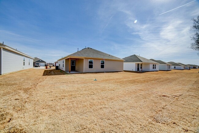 Building Photo - Beautiful Newer 3 Bedroom, 2 Bath Home Move-In Ready