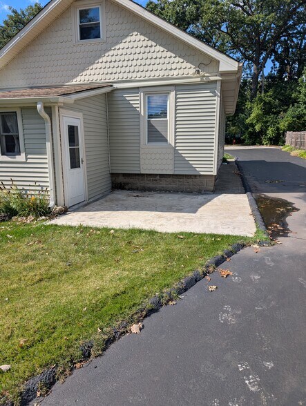 Building Photo - 14837 Keating Ave