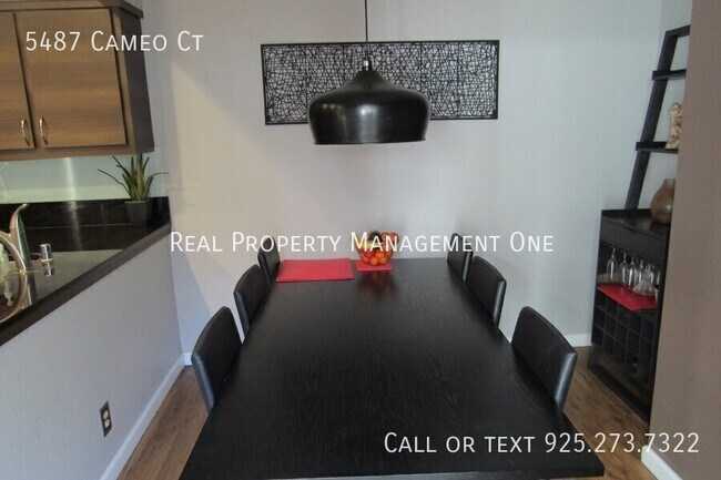 Building Photo - 5487 Cameo Ct