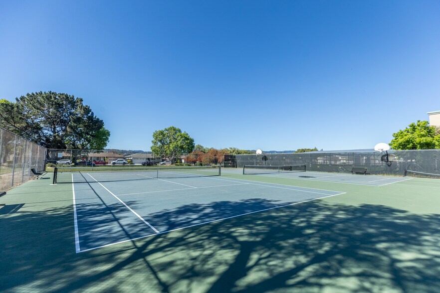 Building Photo - 2103 S Delaware St