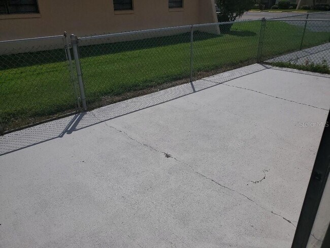 Building Photo - 2132 St Marteen Ct