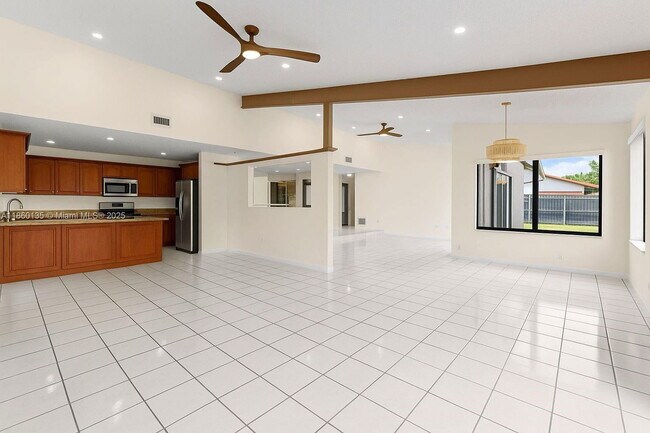 Building Photo - 11044 SW 128th Ct