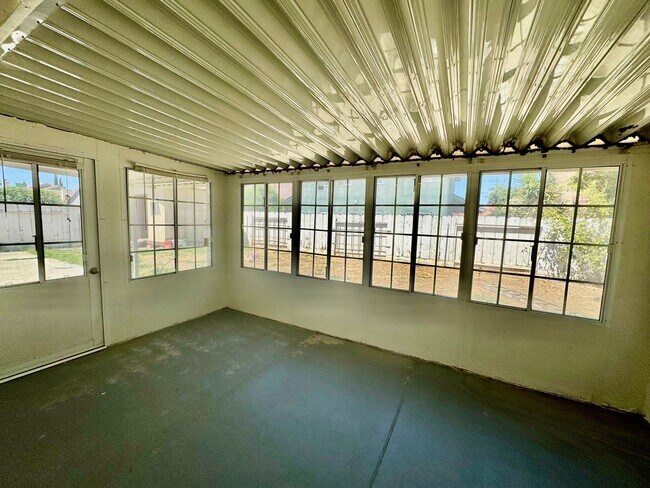 Building Photo - REDUCED!  4 Bedroom, 2 Bath Home with NEWER UDGRADES
