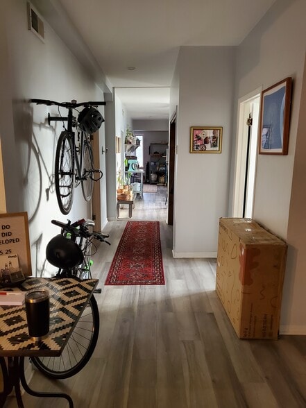 Building Photo - 2509 W Augusta Blvd