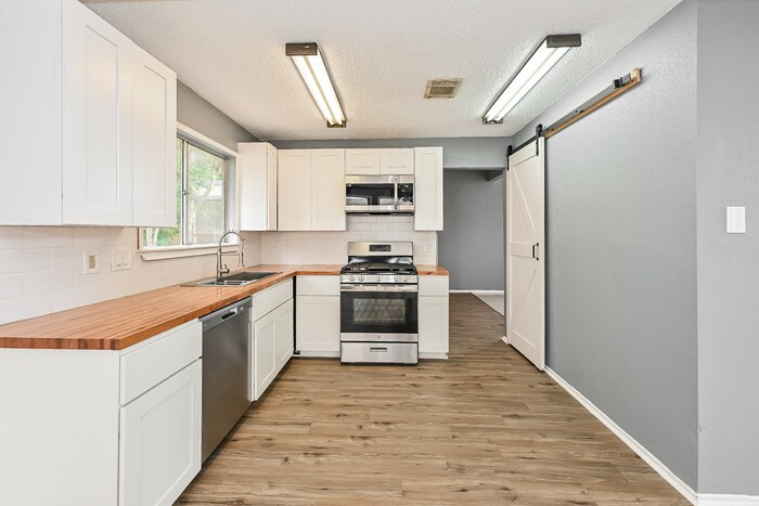 Building Photo - 9110 Wilomill Dr