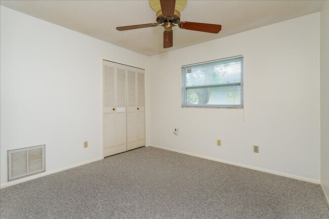 Building Photo - 1192 Lady Susan Dr
