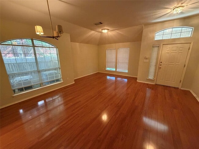 Building Photo - 10309 Broomflower Dr