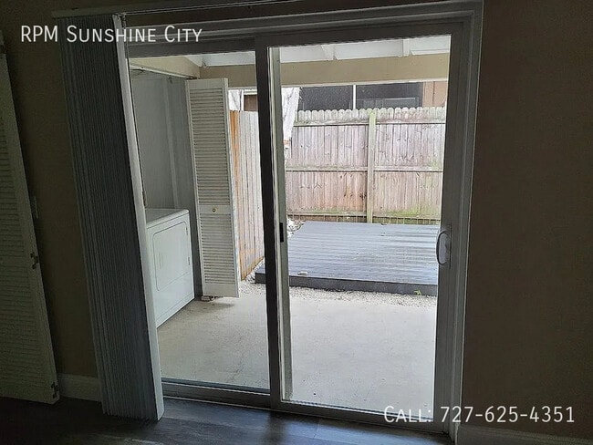 Building Photo - 1628 Pine St