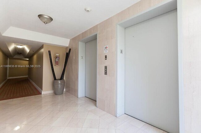 Building Photo - 5880 Collins Ave