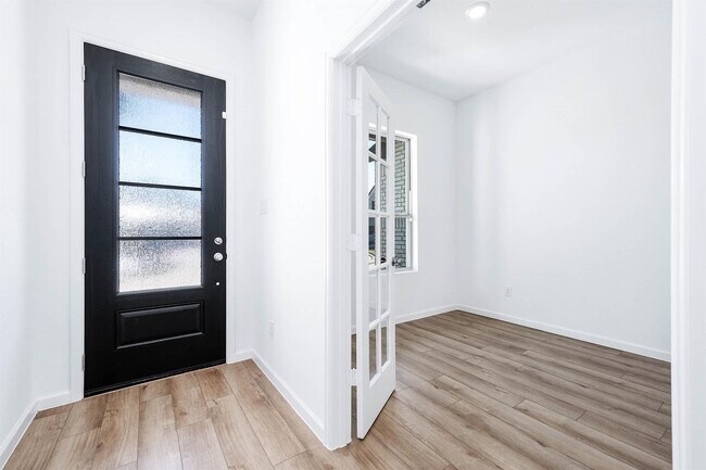Building Photo - 453 Pace Bnd Ct