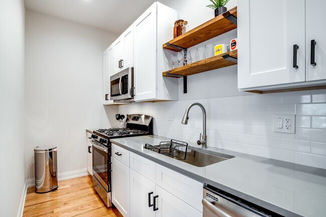Building Photo - 5407 S Harper Ave