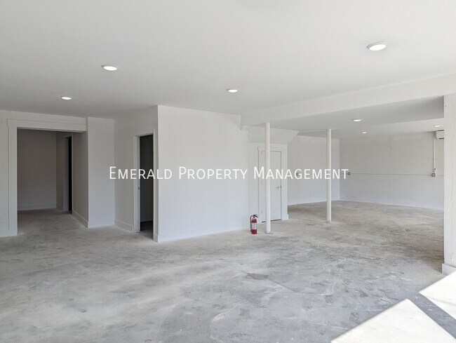 Building Photo - 2737 11th St