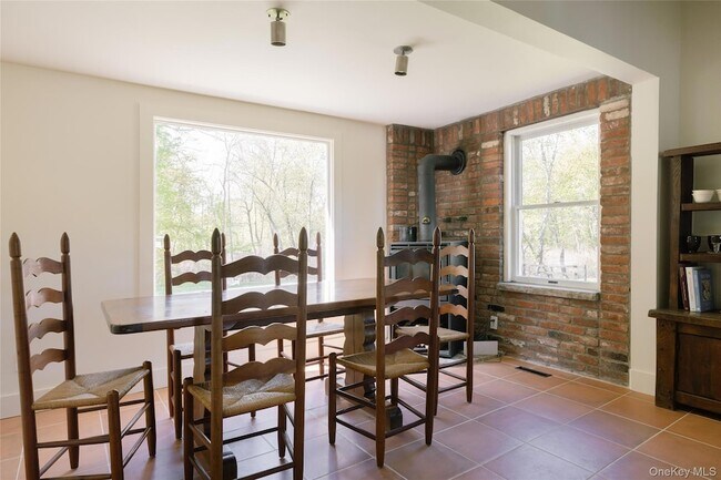 Building Photo - 1777 NY-9G