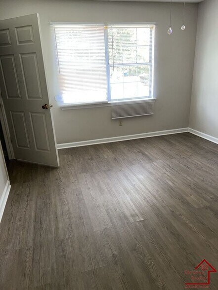 Building Photo - 181 East Ave