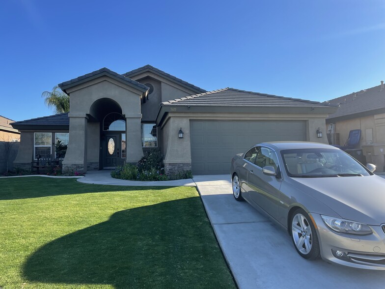 Building Photo - 9415 Godiva Ave